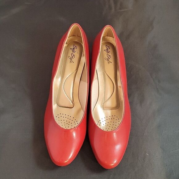 BRAND NEW SOFFT STYLE  ROUND TOE BLOCK KITTEN HEEL PUMP - Picture 3 of 16